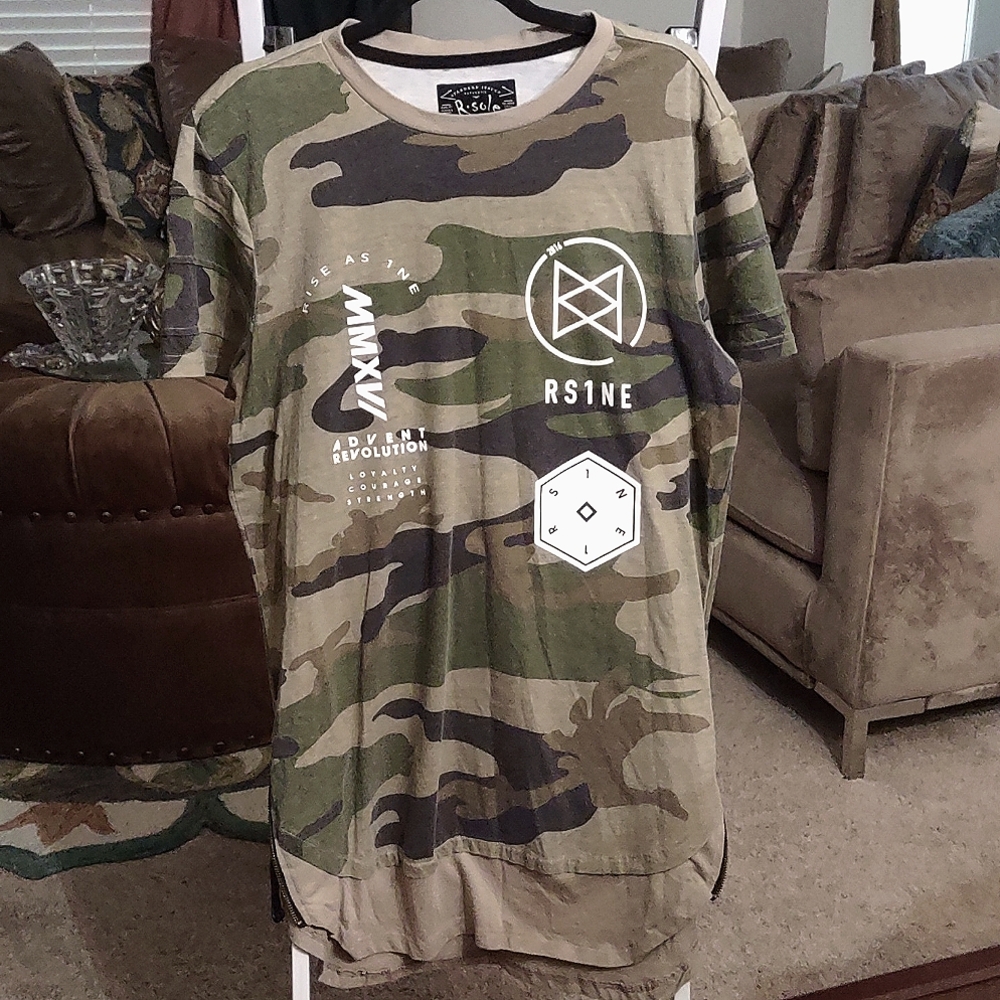 R. SOLE Shortsleeve Camouflage Graphic Design Shirt